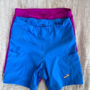 BROOKS method 5 in shorts. TWO PAIR size M